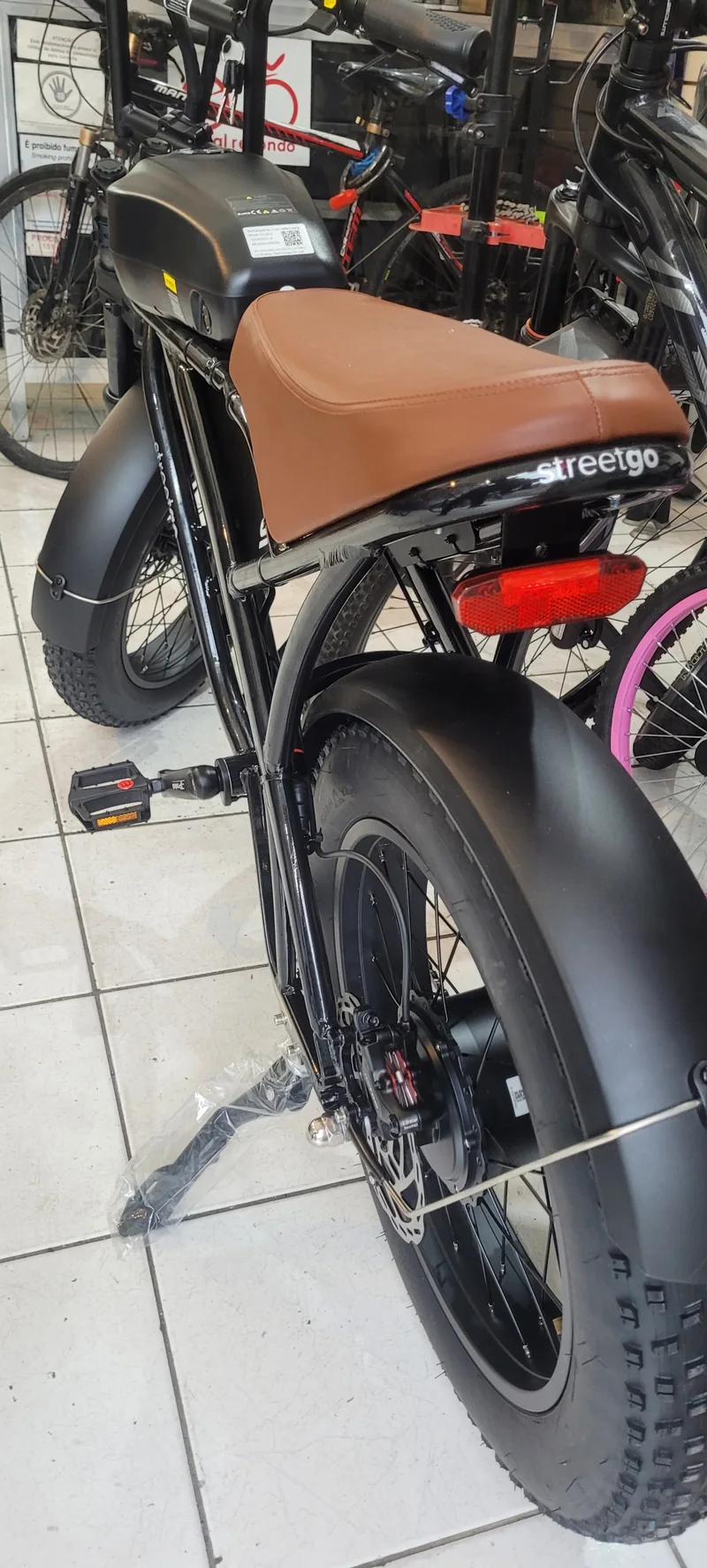 Bicicleta elétrica StreetGo S17 fotografada na Pedal Redondo em São Paulo
