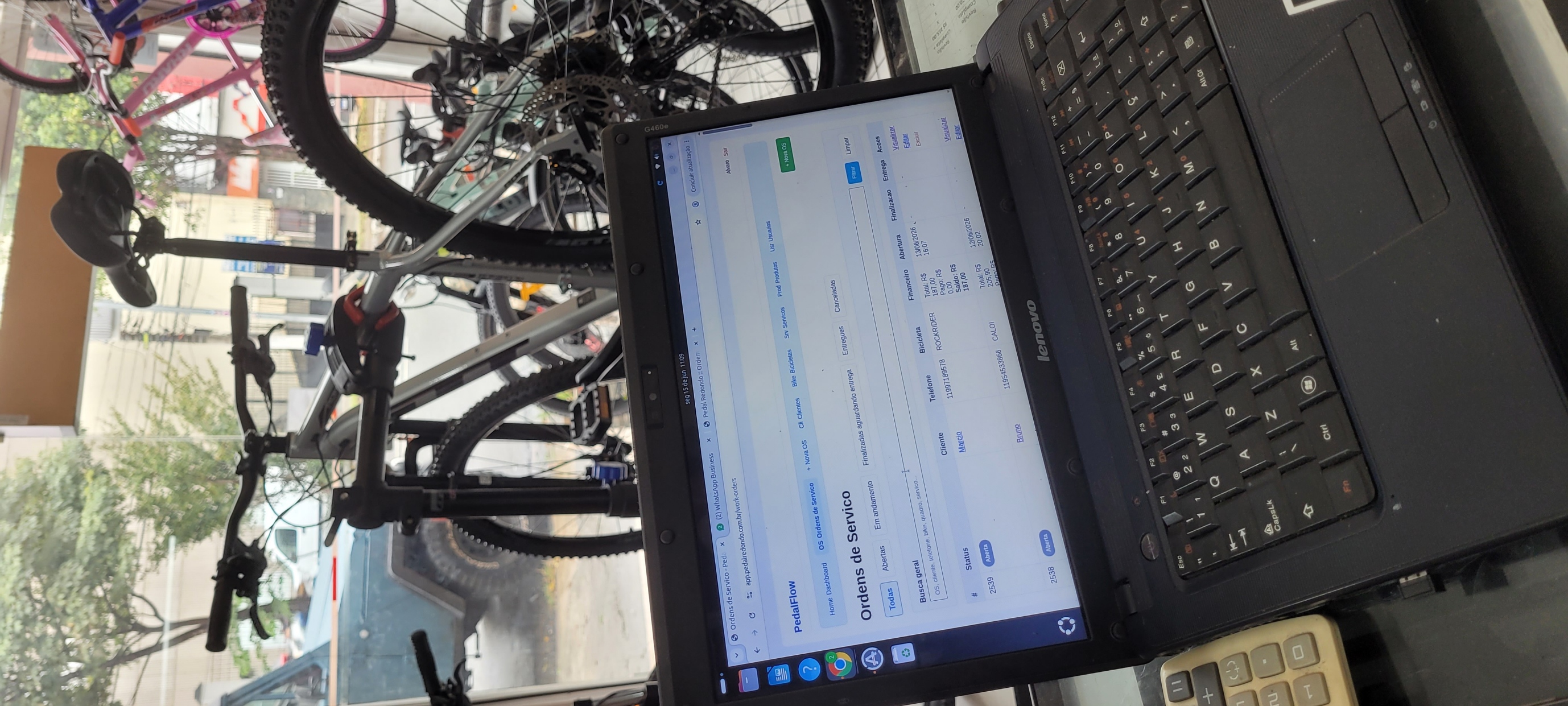 Ordem de serviço e atendimento organizado da Pedal Redondo